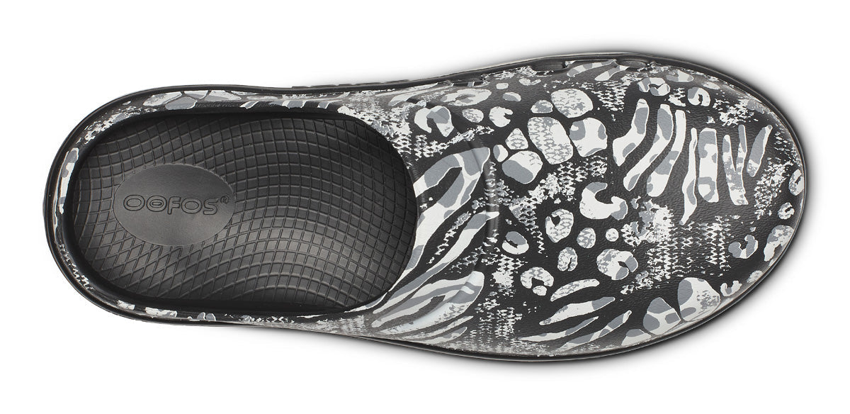 Women's OOcloog Limited Edition Clog - Combo Camo top view