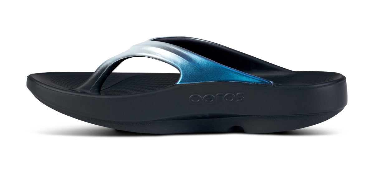 Women's OOlala Luxe Sandal - Frost medial view
