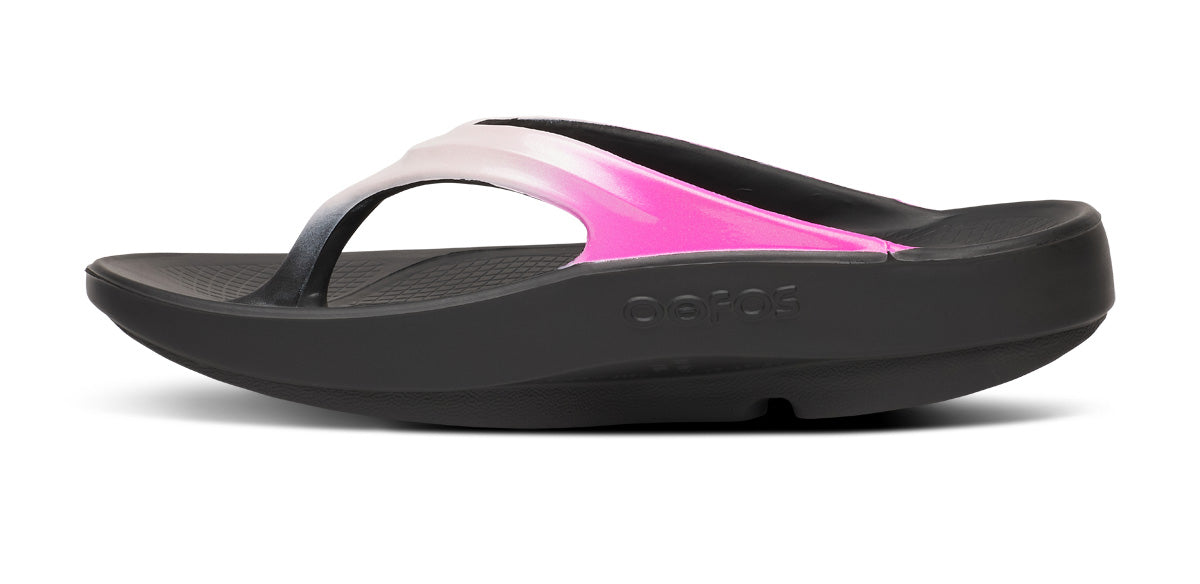 Women's OOlala Luxe Sandal - Frosted Fuchsia medial view
