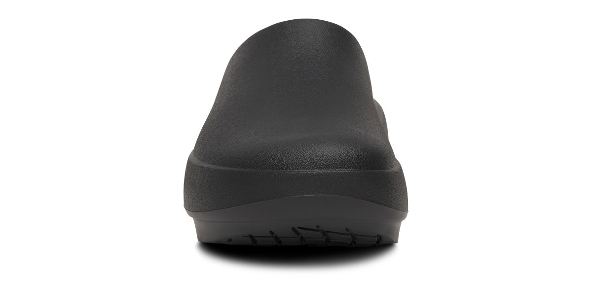 OOcloog PLUS Clog - Black front view