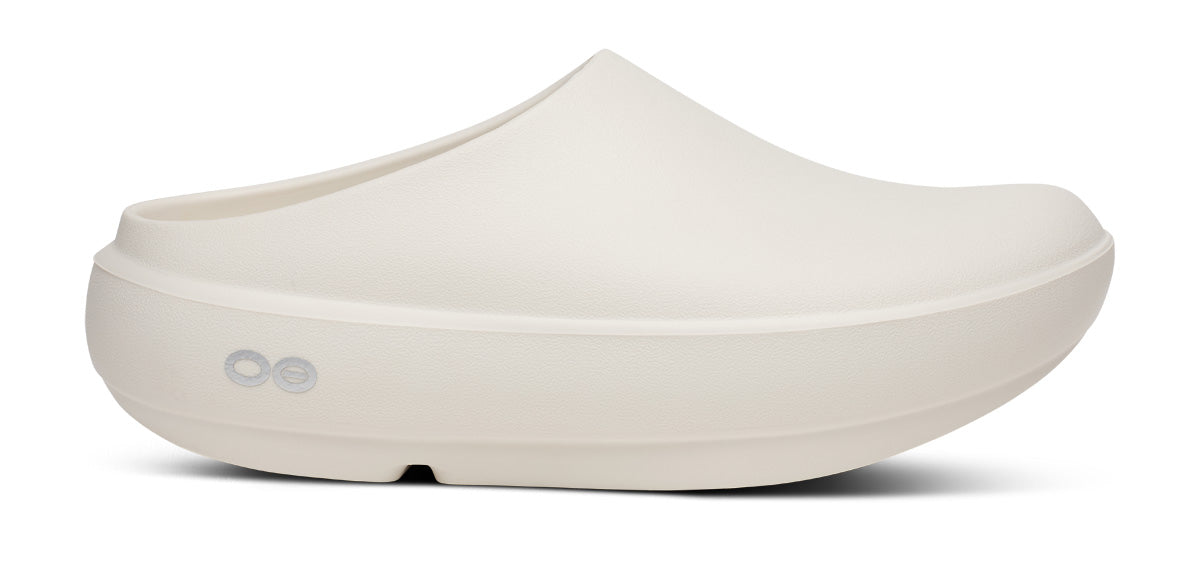 OOcloog PLUS Clog - Chalk lateral view