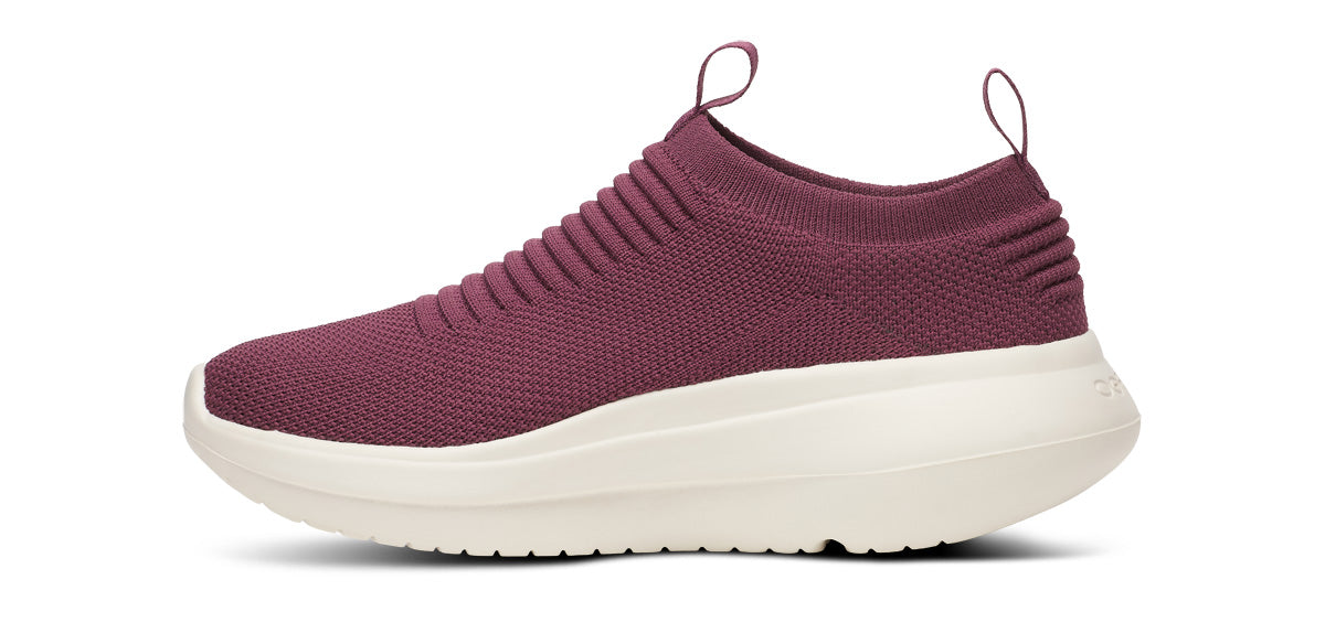 Women's OOmy Zen - Mulberry medial view