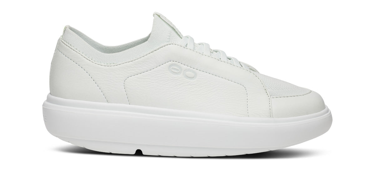 Women's OOmg+ Club - White lateral view